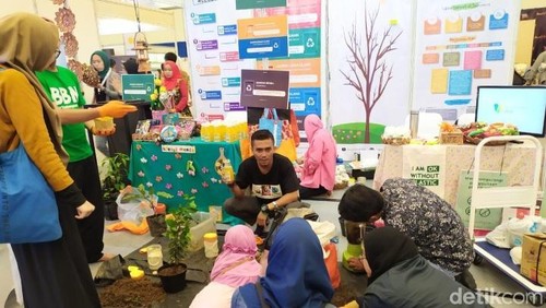 Kegiatan Wastehub beberapa waktu lalu.