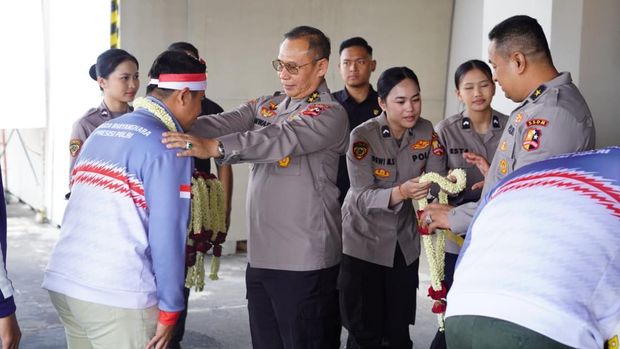 As SDM Kapolri Sambut Tim Taekwondo Polri