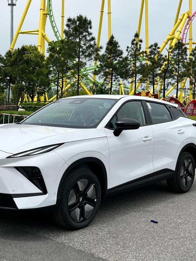 Lihat Lebih Dekat Chery E5 Facelift yang Banyak Ubahannya