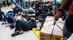 Dampak Kecelakaan KA, Penumpang Menumpuk di Stasiun Pasar Senen