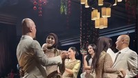 Kebetulan nih, Ahmad Dhani, Irwan Mussry dan ayah Syifa Hadju, punya kepala plontos. Foto: dok Bridestory