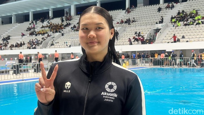 Atlet renang nasional Flairene Candrea sedih tak bisa melanjutkan Pelatnas Asian Games 2026 untuk sementara waktu. Ia dikembalikan ke klub karena adanya efisiensi anggaran.