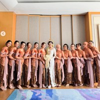 Inspirasi Kebaya Bridesmaid Dari Pernikahan El-Syifa, Dipakai Mikha Tambayong