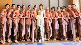 Inspirasi Kebaya Bridesmaid Dari Pernikahan El-Syifa, Dipakai Mikha Tambayong