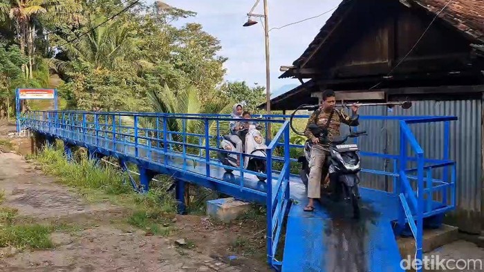 Jembatan di Wagir Lor Permudah Akses Siswa, Dulu Harus Digendong Guru
