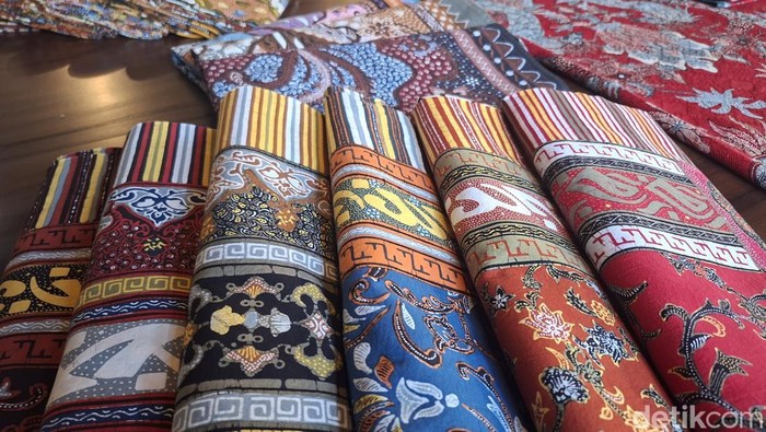 Kain tradisional Indonesia