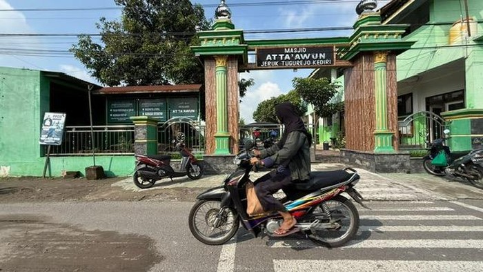 Madrasah Ibtidaiyah dan Raudhatul Athfal (RA) di Desa Tugurejo, Kecamatan Ngasem, Kabupaten Kediri