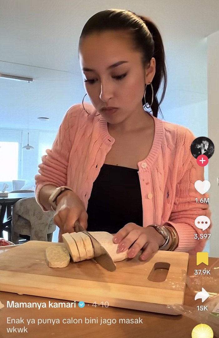 Keseruan Jennifer Coppen Masak Ayam Goreng Ketumbar hingga Steak di Belanda