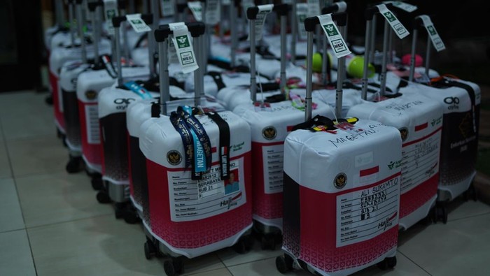 Koper jemaah haji Embarkasi Surabaya.