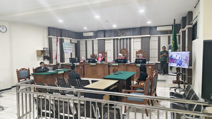 Proses persidangan terdakwa Ratri S Kusumo yang berlangsung di Pengadilan Tipikor Semarang, Selasa (28/4/2026).