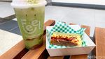 Main ke By The Sea Pik, Cicip Matcha dan Cheesecake Kesukaan Turis Malaysia