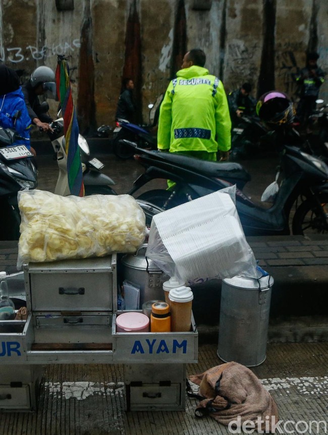 Motor Mogok Imbas Nekat Terobos Banjir Underpass Tambun