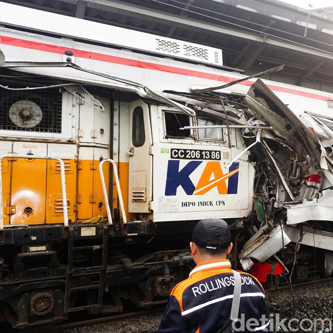 Pascakecelakaan Bekasi Timur, Petugas Telusuri Gerbong Ringsek