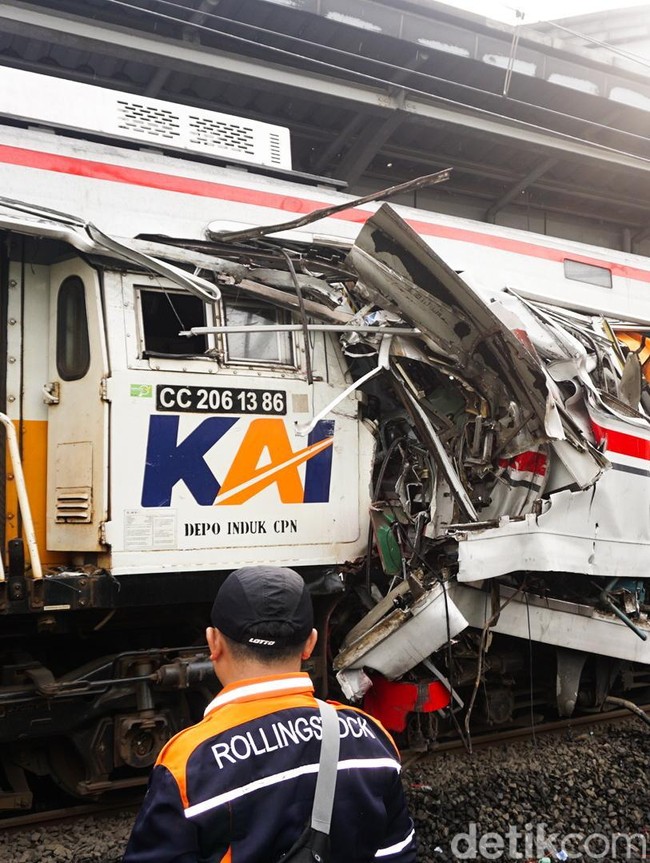 Pascakecelakaan Bekasi Timur, Petugas Telusuri Gerbong Ringsek