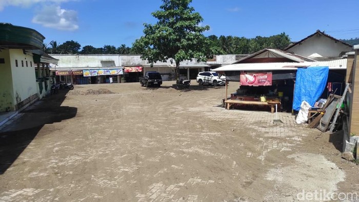 Pavingisasi Terminal Sarongan Banyuwangi
