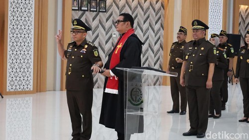 Pelantikan dan pengambilan sumpah Aspidum Kejati NTB, Rabani Meryanto Halawa di Aula R Soeprapto Kejati NTB, Selasa (28/4/2026).