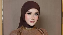 5 Potret Mulan Jameela di Resepsi El Rumi-Syifa Hadju, Gaunnya Curi Atensi