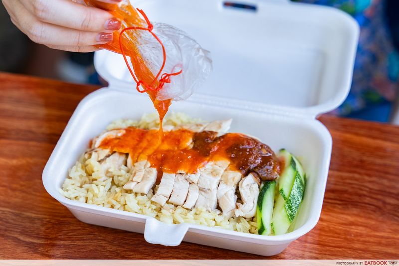 Penjual Nasi Ayam di Singapura Ini Tolak Naikkan Harga, Alasannya Bikin Haru!