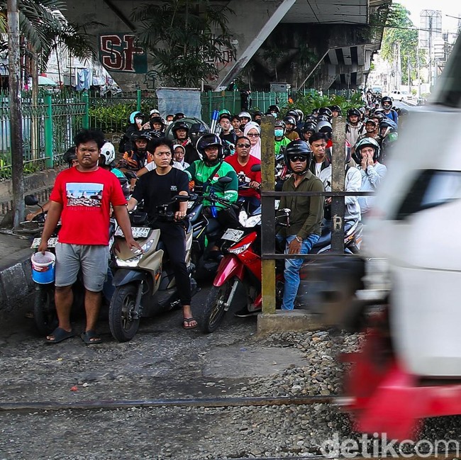 Perlintasan Tanpa Palang Masih Marak, Keselamatan Warga Dipertaruhkan