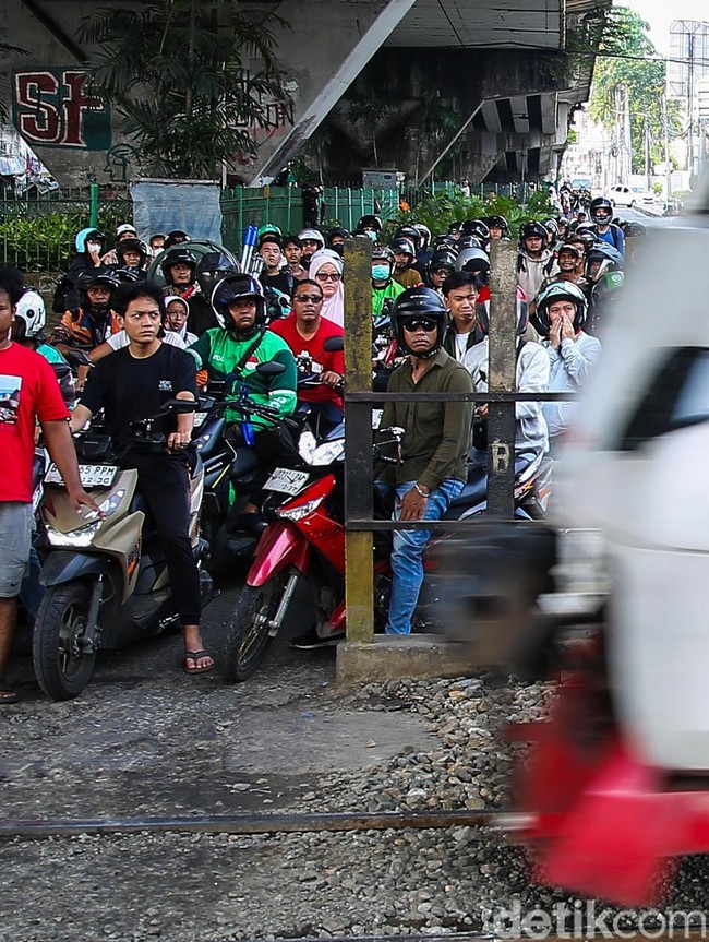 Perlintasan Tanpa Palang Masih Marak, Keselamatan Warga Dipertaruhkan