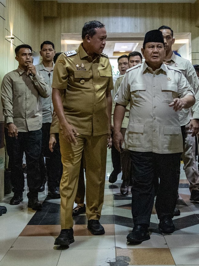 Presiden Prabowo Jenguk Korban Kecelakaan Kereta di RSUD Bekasi