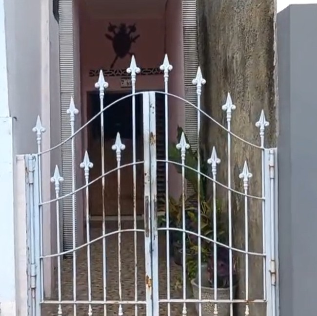 Penampakan Rumah Nyempil di Solo, Lebar Fasad Cuma 1 Meter