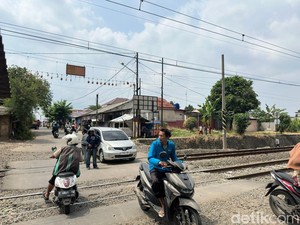 Ini Perlintasan Lokasi Taksi Green SM Tertemper KRL, Tak Ada Palang Resmi