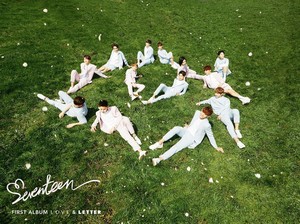 Pretty U SEVENTEEN dan 9 Hits K-Pop Ini Rayakan Ultah ke-10!