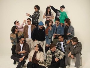 Berdansa Bersama di Album Perdana Sonar