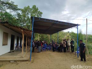 Duka Sugeng Putrinya Jadi Korban Tewas Laka KA di Stasiun Bekasi Timur