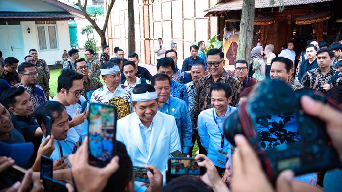Susi Pudjiastuti diangkat atas rekomendasi dari Gubernur Jawa Barat Dedi Mulyadi (KDM)