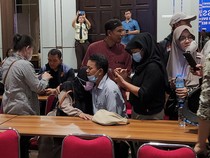 Video Tangis Keluarga Pecah saat 10 Jenazah Korban Tabrakan KA Teridentifikasi
