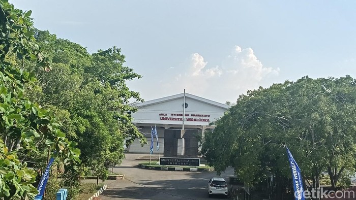 Universitas Wiralodra Indramayu.