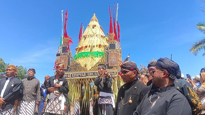 Upacara Adat Longkangan