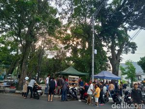 Ragam Kuliner Kaki Lima di Taman Gajah Mada, Diminati Warga Medan