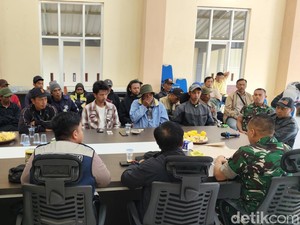 Warga Protes Pengeboran Sumur Perusahaan Ancam Debit Sungai di Batu
