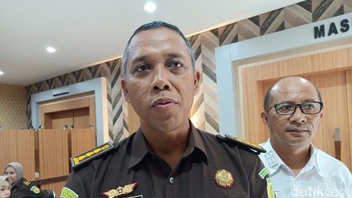Asisten Pengawasan Kejati NTB, I Wayan Eka Widdyara ditemui di kantornya, Selasa (28/4/2026). (Foto : Abdurrasyid Efendi/detikBali).