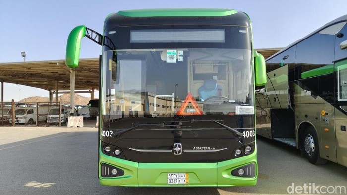 Bus Shalawat jemaah haji Indonesia 2026