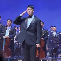 Penampilan Perdana Cha Eun Woo Usai Skandal Pajak, Nyanyi di Orkestra