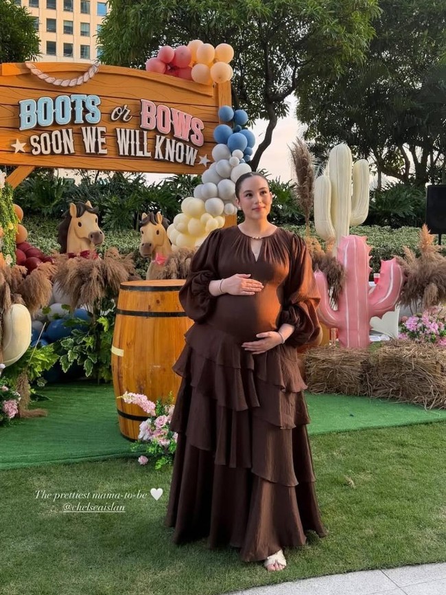Chelsea Islan Umumkan Hamil Bayi Perempuan