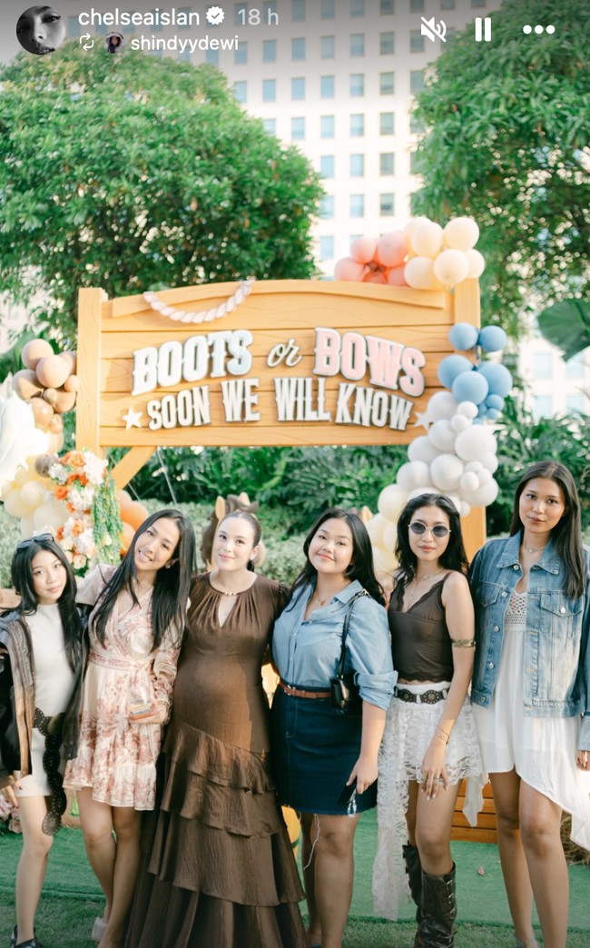 Para tamu undangan yang hadir juga terlihat kompak kenakan busana bertema Rodeo. Foto: Instagram/@chelseaislan