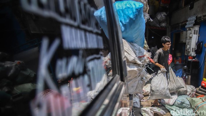 Harga Plastik Melonjak di Tengah Gejolak Global