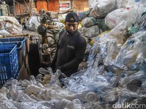 Harga Plastik Melonjak di Tengah Gejolak Global