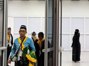 Video Kedatangan Jemaah Haji Gelombang I Capai 50% di Bandara Madinah