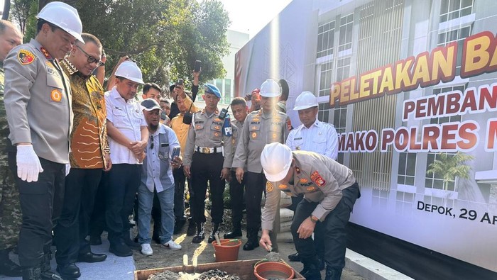 Kapolda Metro Jaya Irjen Asep Edi Suheri meresmikan pembangunan gedung baru Markas Polres Metro Depok, Rabu (29/4/2026).