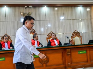 Doa untuk Hakim dan Vonis 2,5 Tahun Resbob