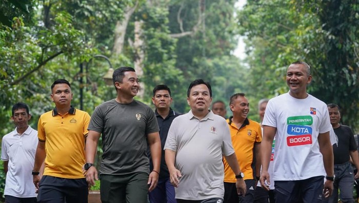 Ketua DPRD Bogor saat mengikuti jalan santai bersama Forkopimda.