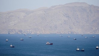 Trump Sebut AS Akan Bebaskan Kapal-kapal di Selat Hormuz, Dimulai Senin Pagi