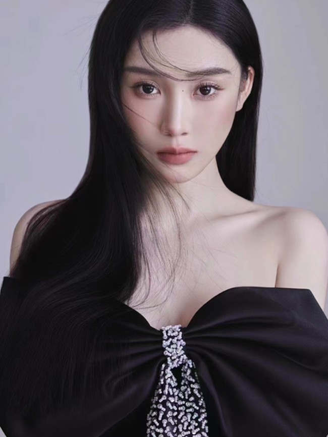 Potret Ratu Kecantikan Diduga Tikung Aktris, Dulu Teman Kini Selingkuhan Suami