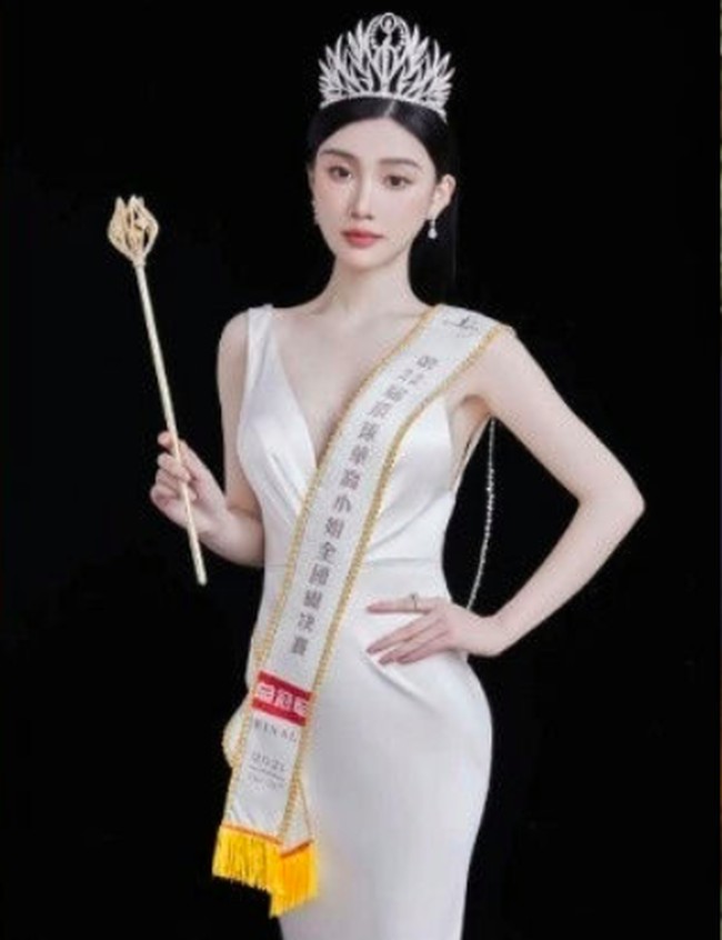 Hingga saat ini, belum pihak yang mengeluarkan pernyataan resmi menyikapi gosip tersebut. Skandal ini pun masuk sebagai salah satu gosip artis China paling banyak dibicarakan tahun ini. Foto: Weibo